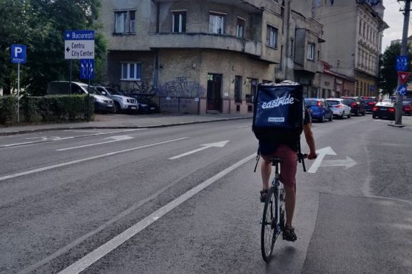 Bukarestet célozzák meg az erdélyi magyar biciklisfutárok