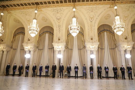 „Kőbe véste” a jelenlegi alacsony adókat a Cîţu-kabinet