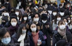 Japán vasárnap éjféltől nem ad vízumot külföldieknek az új vírustörzs felbukkanása miatt