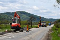 Rehabilitálják a Nyárádtő és Ákosfalva közötti utat Maros megyében (X)