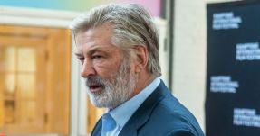 Először adott nagyinterjút Alec Baldwin a Rust forgatásán történt tragédia óta
