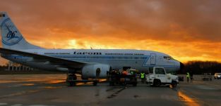 FRISSÍTVE – Omikron variánssal fertőződhettek meg ketten a Dél-Afrikából hazaszállított személyek közül