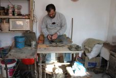 Örömmel átadná a mesterséget, ha lenne akinek – ellátogattunk Désháza utolsó fazekasához