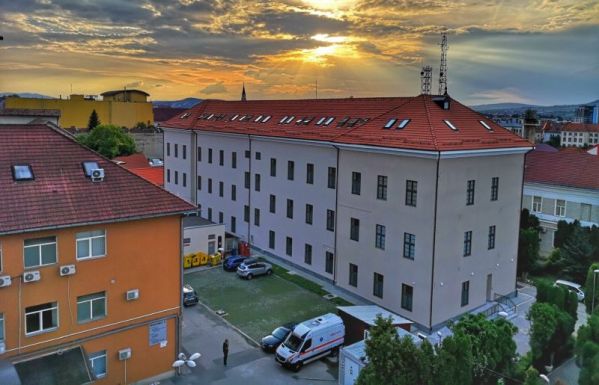 Idős férfi ugrott ki Kolozsváron a katonai kórház ablakából