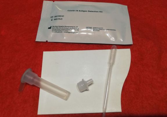 A nyáltesztek alkalmazási formáit bírálják a Maros megyei diák- és szülőszervezetek 