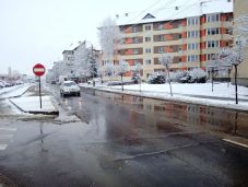 Havazás: takarítják az utakat, települések maradtak áram nélkül Hargita megyében