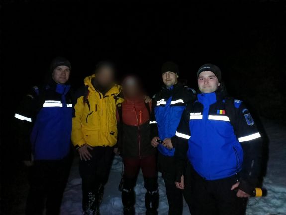 Eltévedt túrázókat hoztak le a hegyekből a Máramaros megyei csendőrök