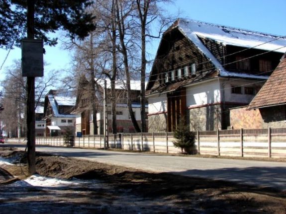 Nem bontják el a gyimesfelsőloki régi magyar laktanyát