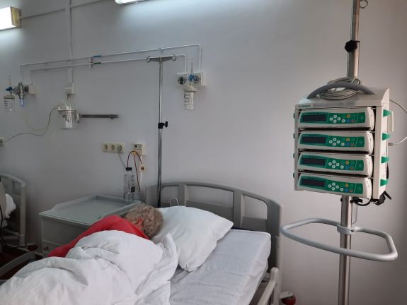 Korszerű citosztatikumot keverő és adagoló rendszert kapott a csíkszeredai onkológia