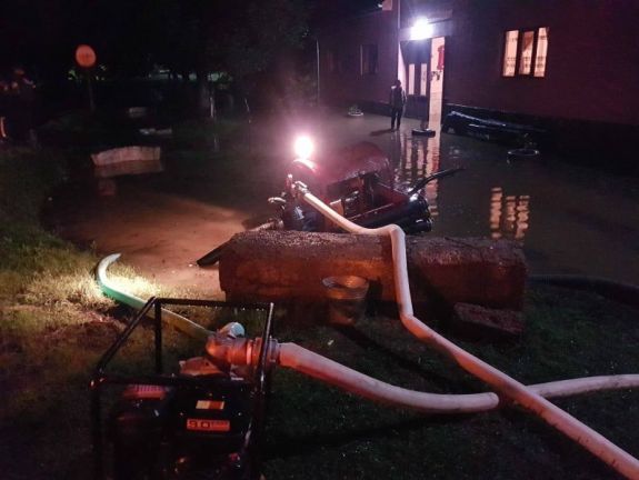 Áradásokat, közlekedési fennakadásokat okoztak a heves esőzések a déli országrészben