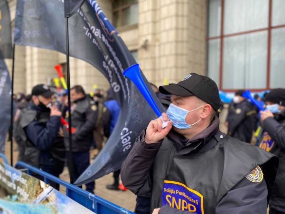 A rendőrök tüntetnek kedden Marosvásárhelyen