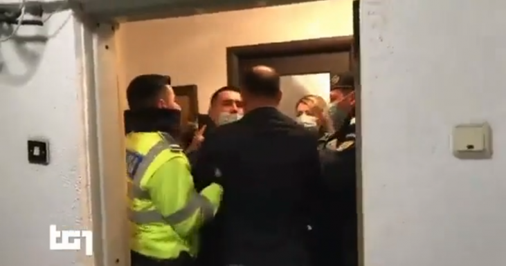 A belügyminiszter a Şoşoacă-botrányról: a rendőrök szabályosan jártak el