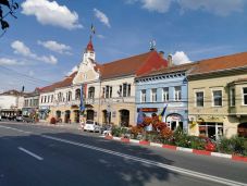 Várják a lakosság véleményét, javaslatait a szászrégeni parkolási rendszerről 