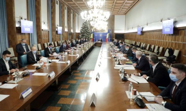 FRISSÍTVE – A gyerekpénz és a nyugdíj megemeléséről döntött a kormány