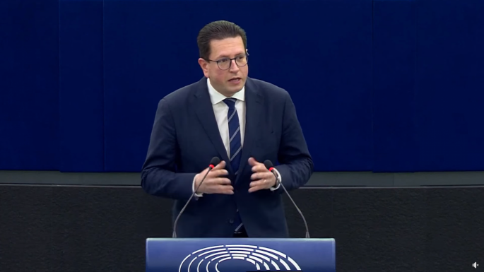 Vincze Loránt: az ateisták legyenek toleránsak, hogy egy évben néhány napig vallási köszöntéseket is hallanak