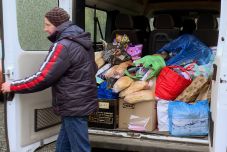 Megérkezett az adomány a Szivárvány Házhoz