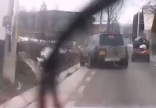 Lövésekkel állították meg a menekülőket a rendőrök egy autósüldözés végén