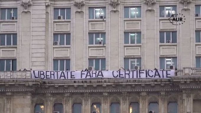 A Covid-igazolvány bevezetése ellen tiltakozott a parlamentben az AUR
