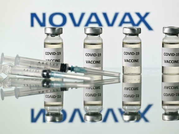 Engedélyezte a Novavax vakcinájának uniós forgalmazását az Európai Bizottság