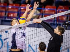 A magyar férfi röplabda-válogatott ötszettes meccsen kikapott Romániától
