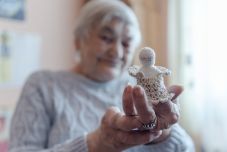 Ünnepnap a magukra hagyottak otthonában – a szépvízi Ápoló és Gondozó Központban jártunk