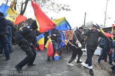 Náci jelkép használata miatt feljelentette a keddi tüntetés részvevőit egy parlamenti képviselő