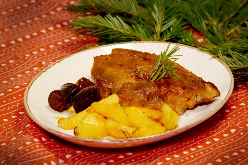 Erdély ízei: Bőrös sertéscomb sütőben sütve