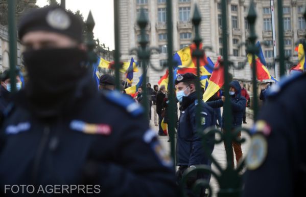 Szabadlábra helyezték a parlament épületébe ittasan behatoló férfit