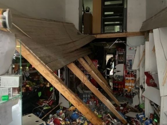 Leszakadó galéria végzett egy emberrel egy budapesti boltban