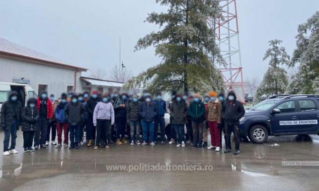 Harminckét migránssal a furgonban bukott le egy Kolozs megyei férfi