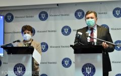 Egészségügyi miniszter: 14 napról 10-re csökken a karantén