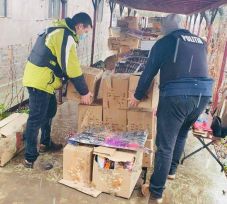 Egy nap alatt 16 tonna pirotechnikai eszközt kobozott el a rendőrség