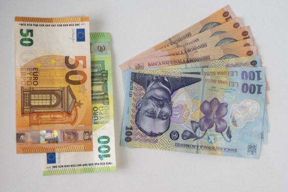 A lej 1,6 százalékot veszített az értékéből az euróhoz viszonyítva 2021-ben