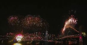 Új-Zélandon és Ausztráliában már 2022 van, visszafogottan ünnepeltek