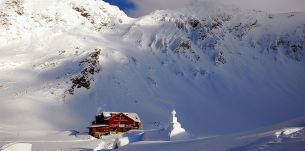 Kétméteres a hó a Bilea-tónál