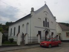 Serdülő pingált horogkereszteket a segesvári zsinagógára