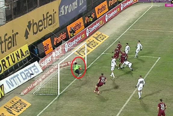 Liga 1: kérdőjeles játékvezetői döntés után gólnélküli döntetlen a Fellegváron