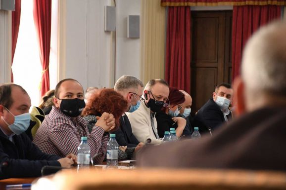 Semmibe vette a Bihar megyei tanács 21 RMDSZ-es polgármester panaszát