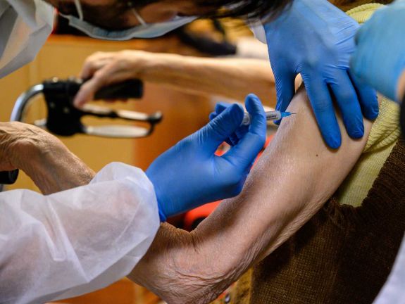 Több mint harmincötezer személy kapta meg a COVID-19 elleni vakcinát az elmúlt 24 órában