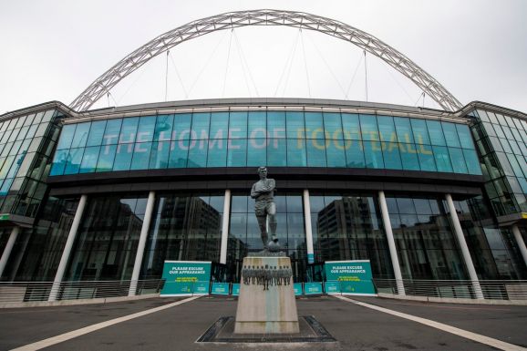 Teltházas Eb-döntőről álmodozik Boris Johnson brit kormányfő