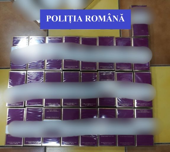 Több száz hamisított parfümöt koboztak el Nagyváradon