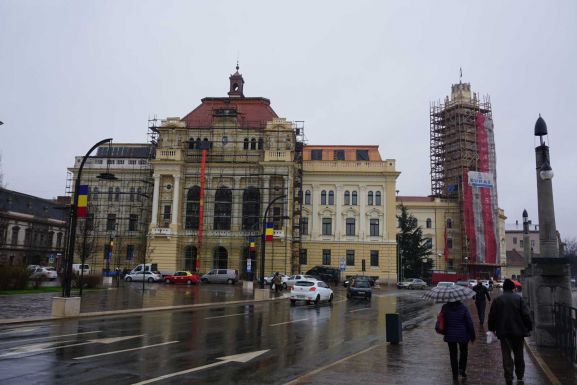 Rengeteg pénzt kell visszafizetnie a nagyváradi önkormányzatnak pályázati szabálytalanságok miatt