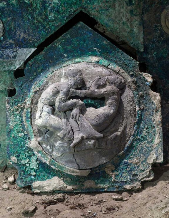 Egyedülálló lelet: jó állapotú díszhintót találtak Pompejiben (VIDEÓ)