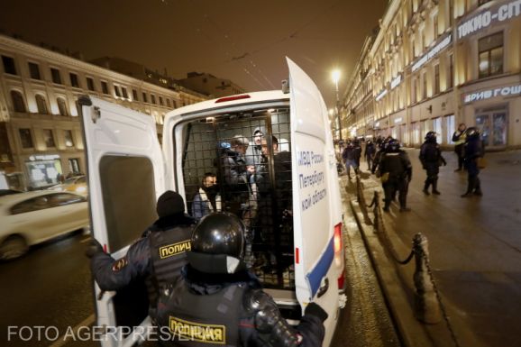 Oroszországban több tüntetőt vettek őrizetbe, mint amennyi hely van a fogházakban