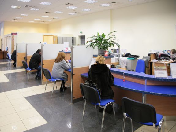 Állami banknál a legnagyobbak a bérek a hazai pénzügyi szektorban