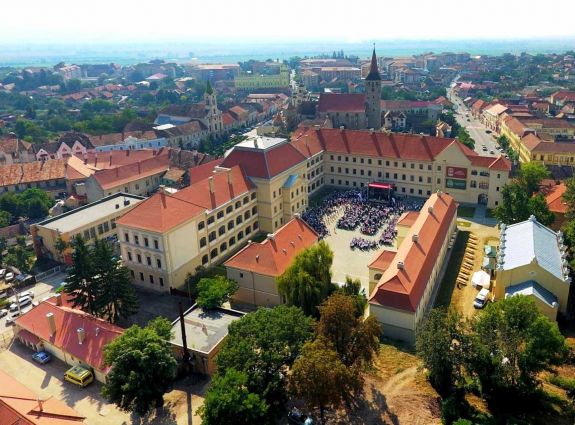 Beiskolázás szórványban: Fehér megye két nagy múltú iskolájában kis csökkenésre számítanak