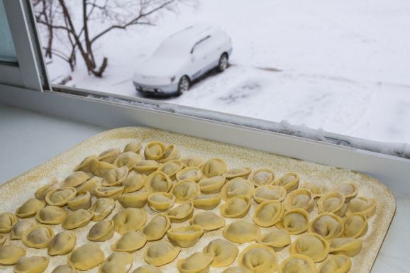 Ezért rossz ötlet az erkélyen hűteni az ételeket