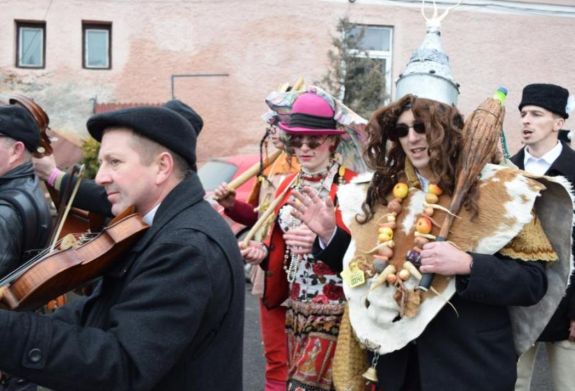 Különkiadással jelentkezik a Hargita megyei farsangbúcsúztató
