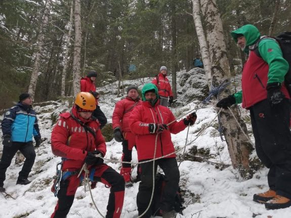 Szakadékba zuhant és meghalt egy férfi a Gyilkos-tó közelében