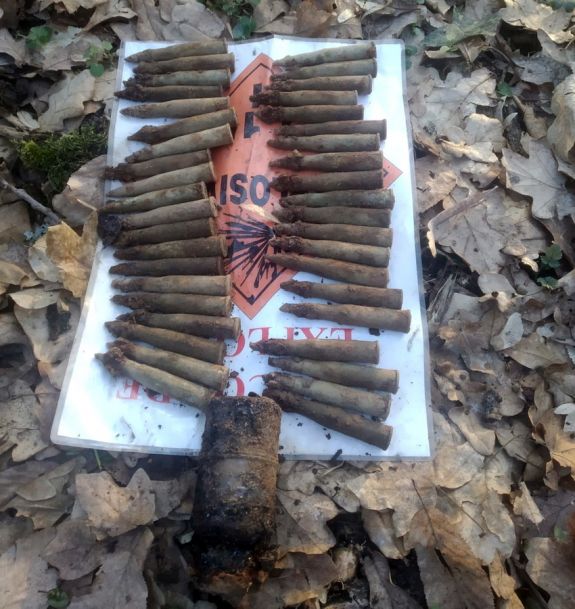 Második világháborús éles lőszereket találtak egy Nagyvárad melletti erdőben